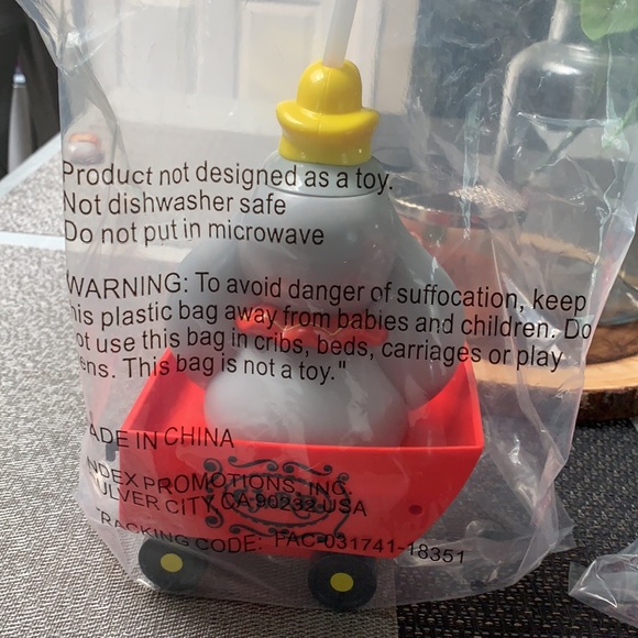 Disney Casey Train Popcorn Bucket & Dumbo Slipper - Picture 5 of 9